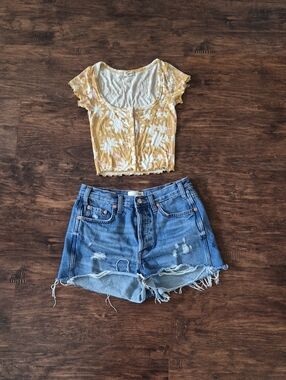 Billabong Top XS With Universal Thread Shorts Size 6 Bundle